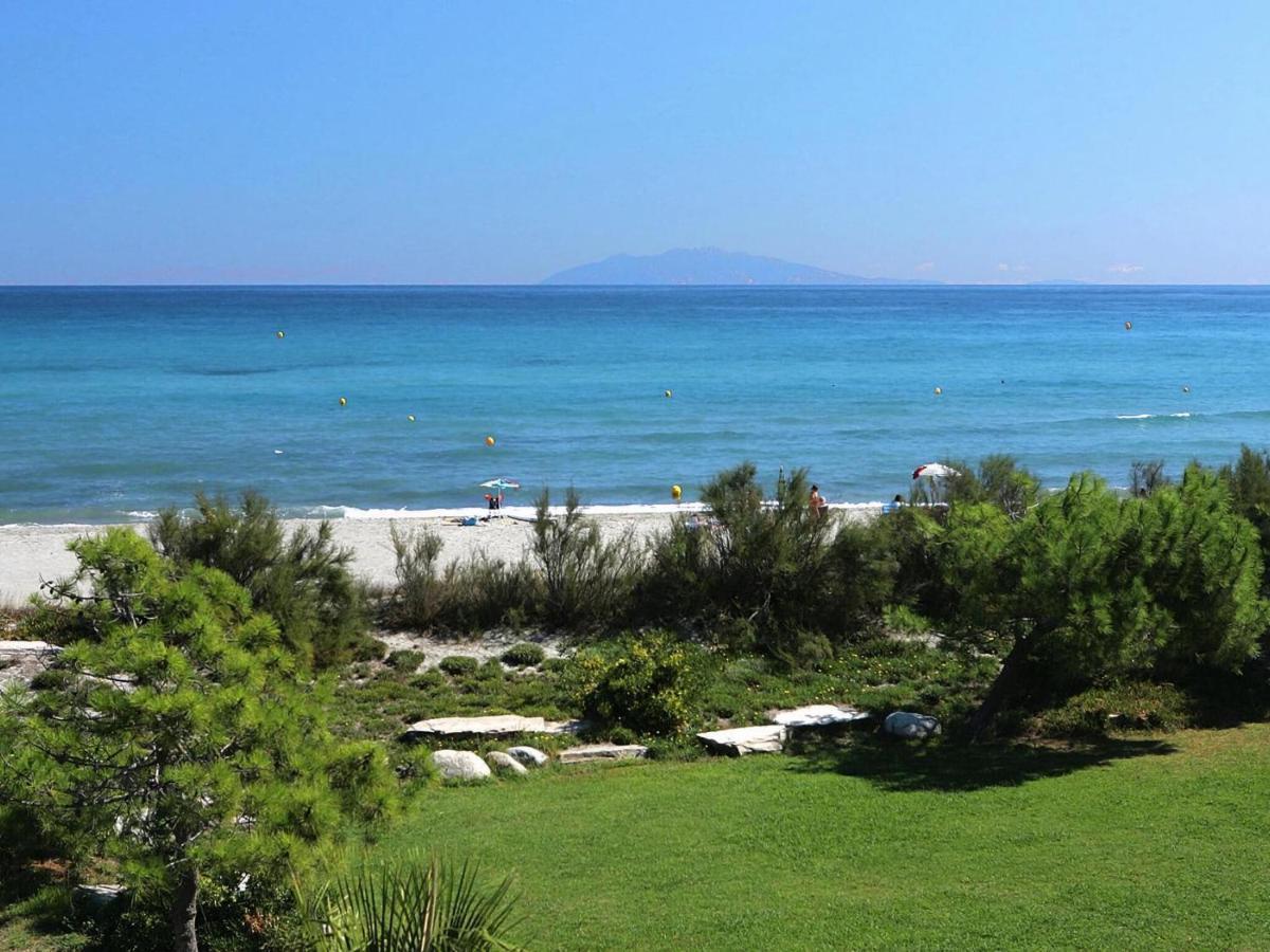 Apartment Near The Sea, Borgo-Plage Борго Экстерьер фото